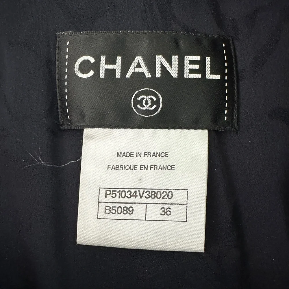 CHANEL worn handful